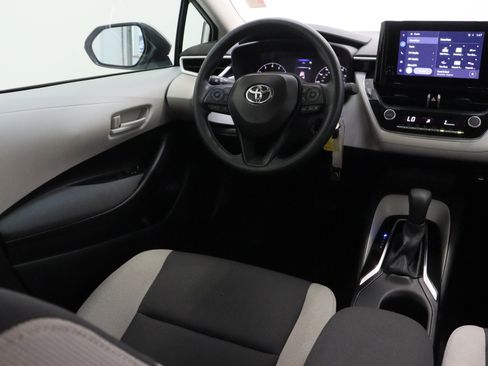 Used 2025 Toyota Corolla LE FWD image 27