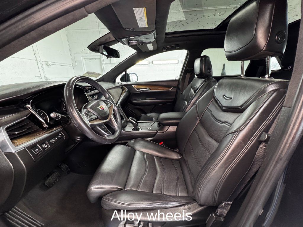 Used 2017 Cadillac XT5 Platinum AWD/4WD image 13