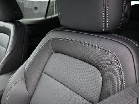 New 2026 Chevrolet Equinox EV LT image 17