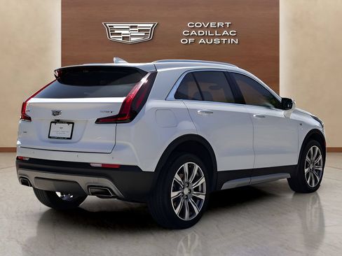 Certified 2022 Cadillac XT4 Premium Luxury w/ Enhanced Visibility Package AWD/4WD image 4