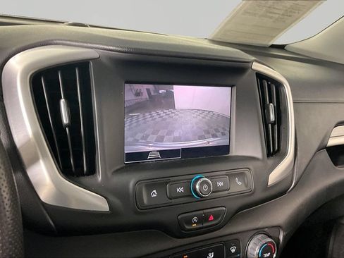 Used 2024 GMC Terrain SLE FWD image 8