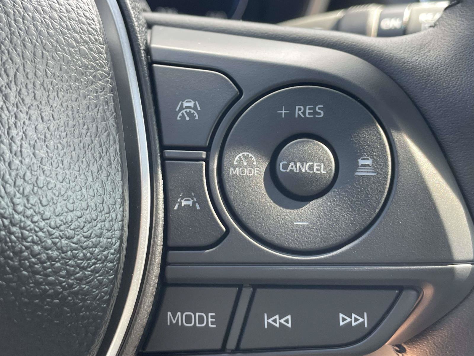 Used 2026 Toyota Corolla Cross AWD Hybrid w/ Convenience Package image 21