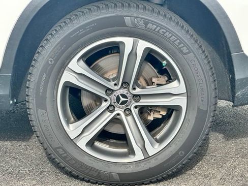 Used 2019 Mercedes-Benz GLC 350e 4MATIC image 5