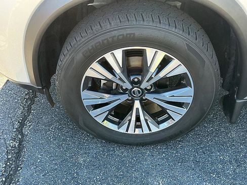 Used 2021 Nissan Rogue SV w/ Premium Package image 7