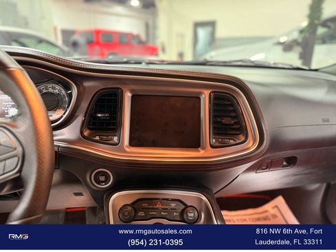 Used 2022 Dodge Challenger R/T Scat Pack RWD image 15