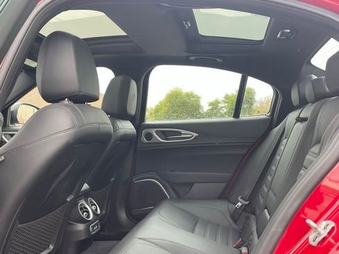 Used 2022 Alfa Romeo Giulia Veloce image 15