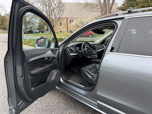 Used 2016 Volvo XC90 T6 Momentum AWD/4WD image 25
