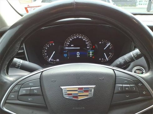 Used 2017 Cadillac XT5 Luxury w/ LPO, Wheel Lock Package image 16