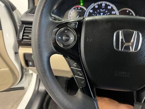 Used 2016 Honda Accord LX image 25