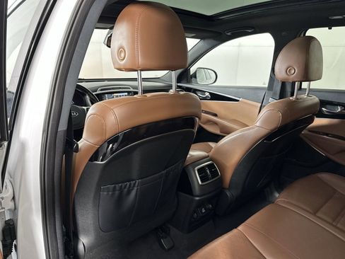 Used 2019 Kia Sorento SX FWD image 24