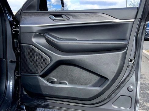 Certified 2025 Jeep Grand Cherokee L Limited w/ Luxury Tech Group II image 21