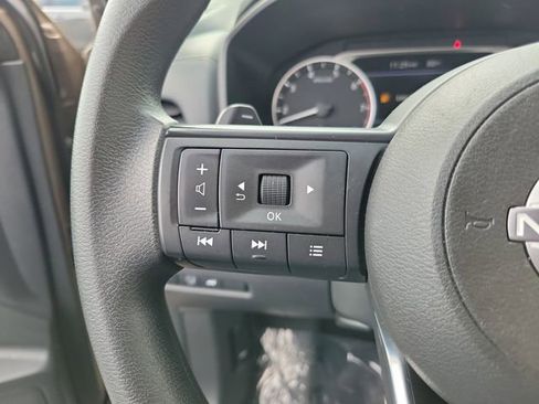Used 2024 Nissan Rogue SV image 16