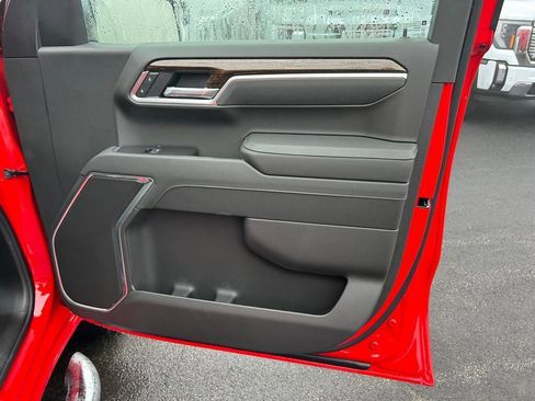 New 2026 GMC Sierra 1500 SLE image 18