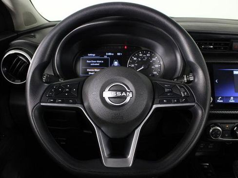 Certified 2023 Nissan Kicks SV FWD image 10
