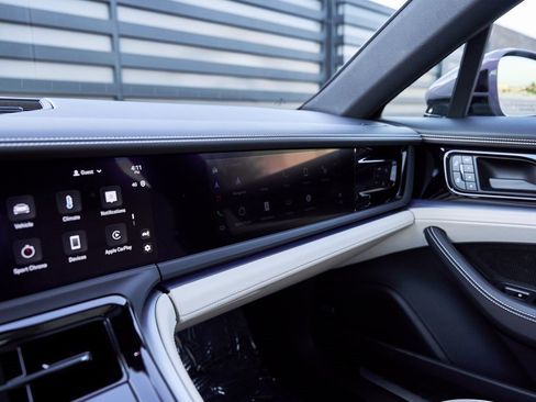 Used 2025 Porsche Panamera 4 w/ Premium Package image 84