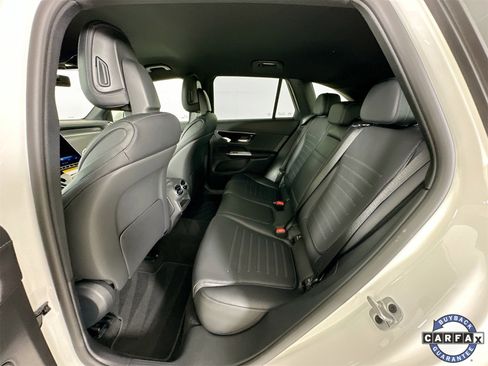 Used 2025 Mercedes-Benz GLC 350e 4MATIC image 26