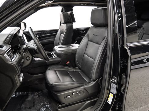 Used 2021 GMC Yukon Denali w/ Denali Premium Package image 15
