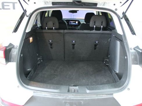 Used 2025 Chevrolet TrailBlazer LT AWD/4WD image 13