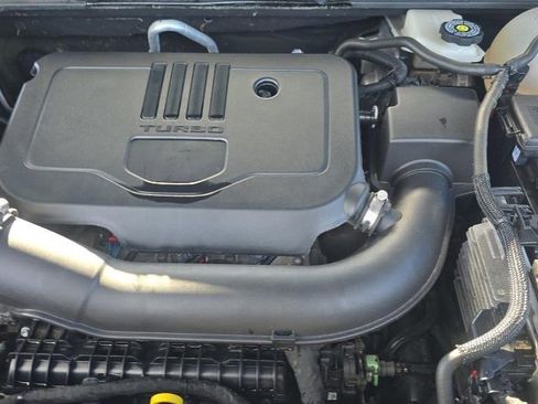 Used 2023 GMC Acadia SLE w/ Driver Convenience Package image 18