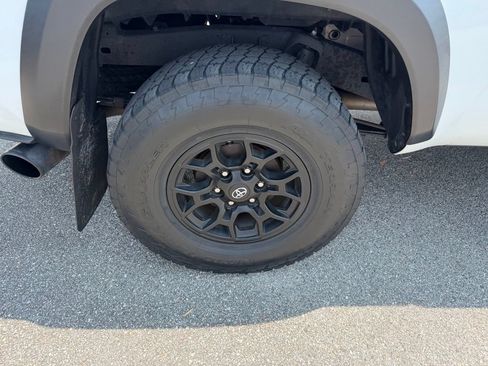 Used 2020 Toyota Tacoma SR w/ SX Package AWD/4WD image 5