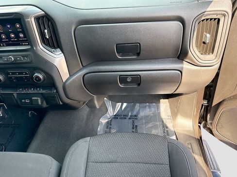 Used 2021 Chevrolet Silverado 1500 Custom image 17