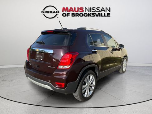 Used 2020 Chevrolet Trax Premier w/ LPO, Cargo Package FWD image 9