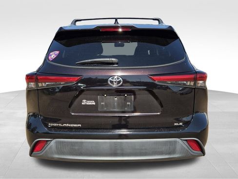 Used 2022 Toyota Highlander XLE FWD image 7