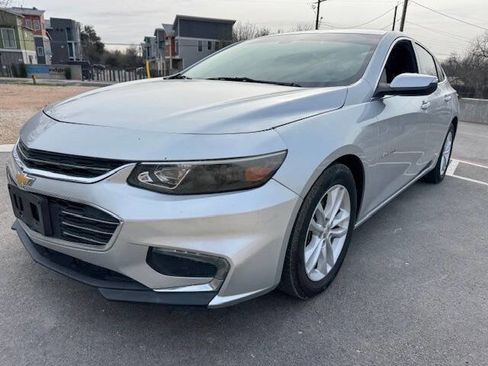 Used 2016 Chevrolet Malibu LT image 2