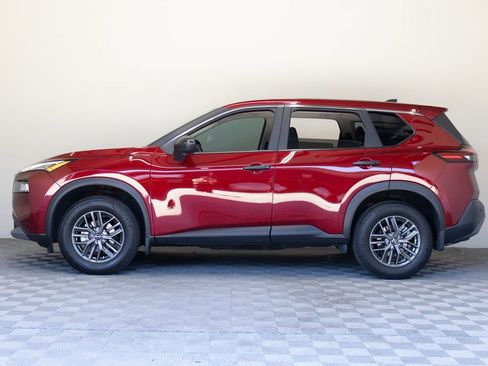 Used 2023 Nissan Rogue S image 7