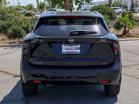 New 2026 Nissan Kicks SR FWD image 4
