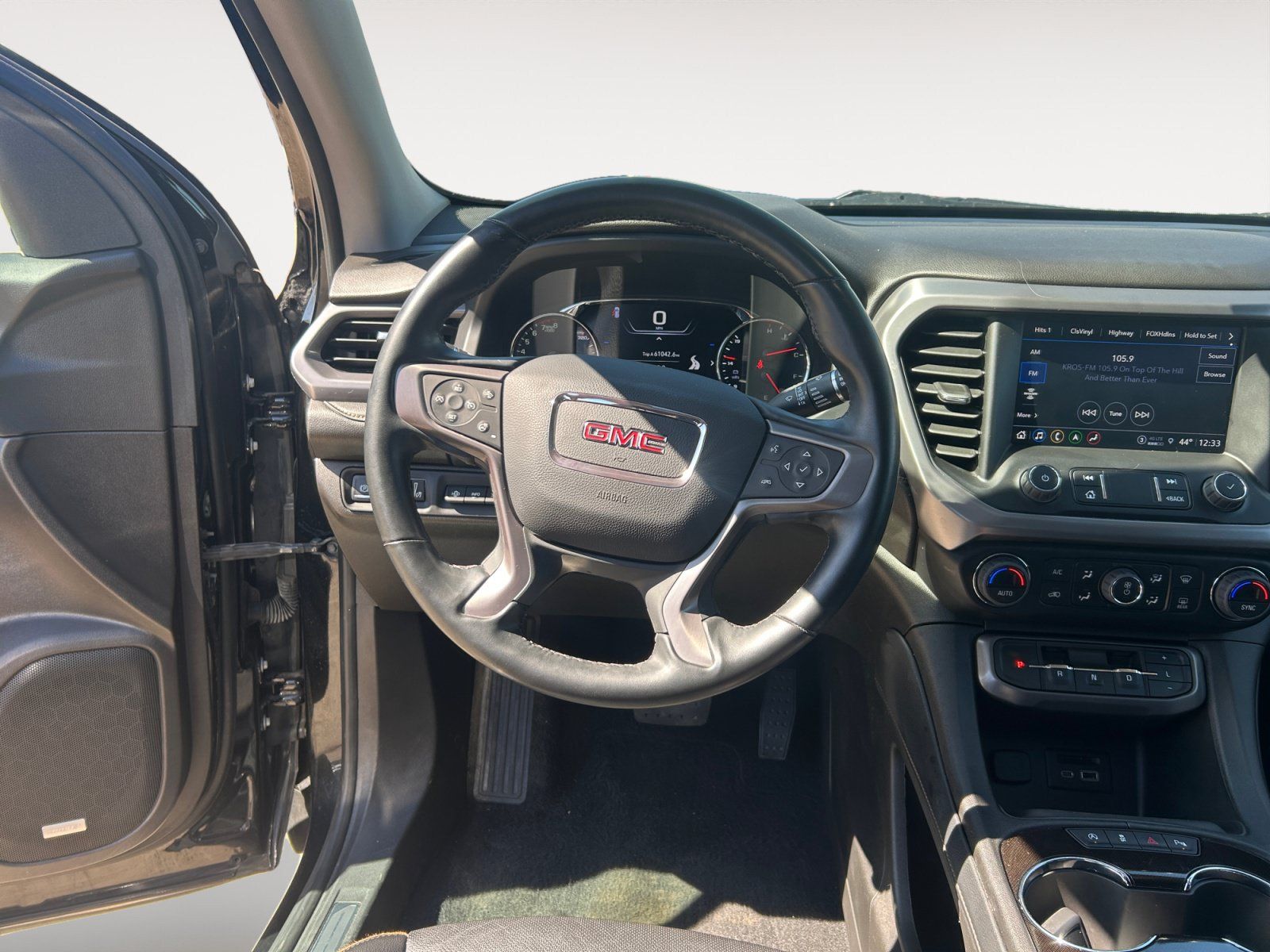 Used 2023 GMC Acadia AT4 w/ Technology Package AWD/4WD image 12