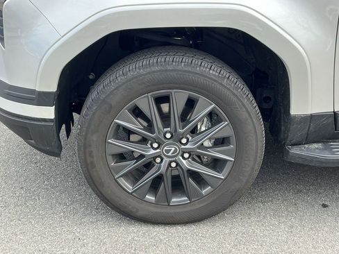 Used 2024 Lexus GX 550 image 10