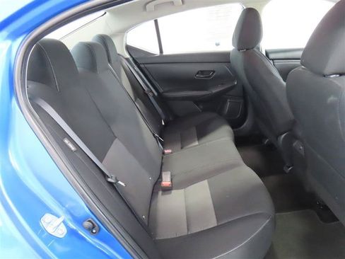 Used 2025 Nissan Sentra SV FWD image 32