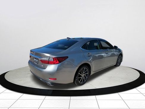 Used 2017 Lexus ES 350 image 3