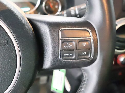 Used 2016 Jeep Wrangler Unlimited Sahara w/ Connectivity Group AWD/4WD image 36