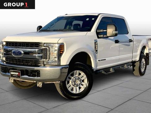 Used 2018 Ford F250 XLT w/ Snow Plow Prep Package image 1