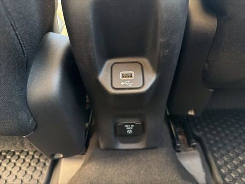 Used 2018 Jeep Renegade Trailhawk w/ Cold Weather Group II image 12