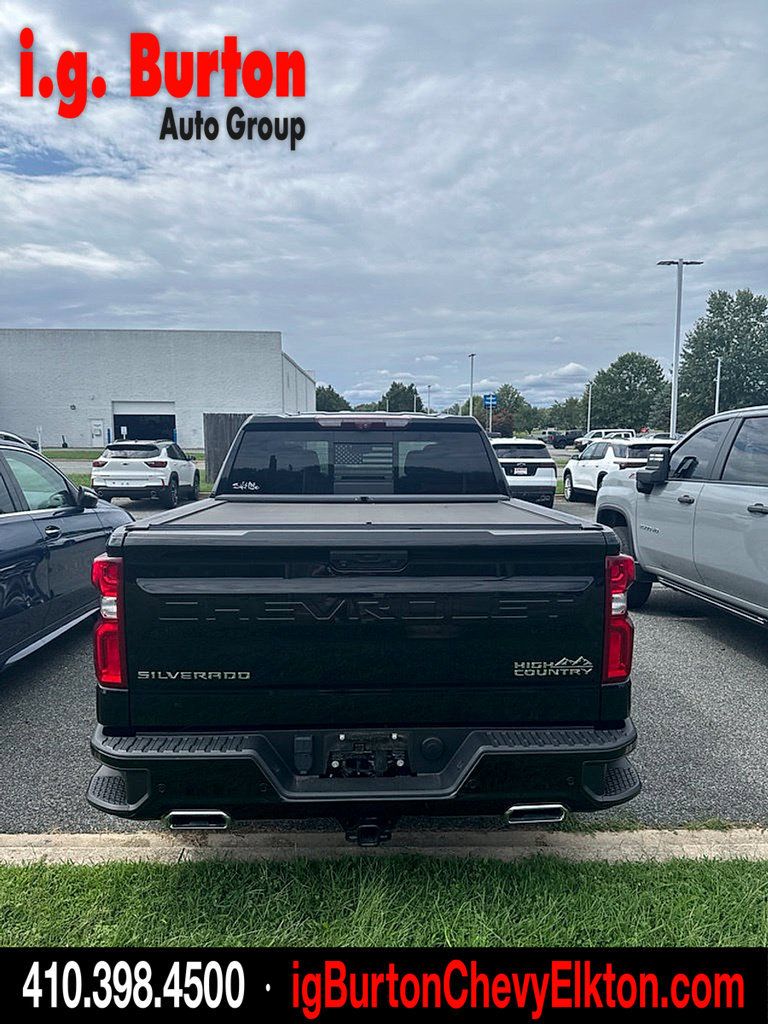 Used 2022 Chevrolet Silverado 1500 High Country w/ Technology Package AWD/4WD image 6
