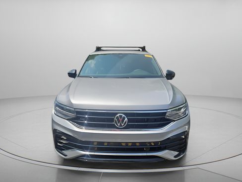 Used 2023 Volkswagen Tiguan SE R-Line FWD image 6