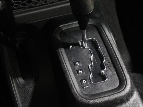 Used 2018 Jeep Wrangler Unlimited Sport image 12