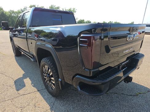 Used 2024 GMC Sierra 3500 Denali Ultimate AWD/4WD image 10