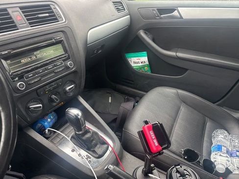 Used 2013 Volkswagen Jetta SE FWD image 5