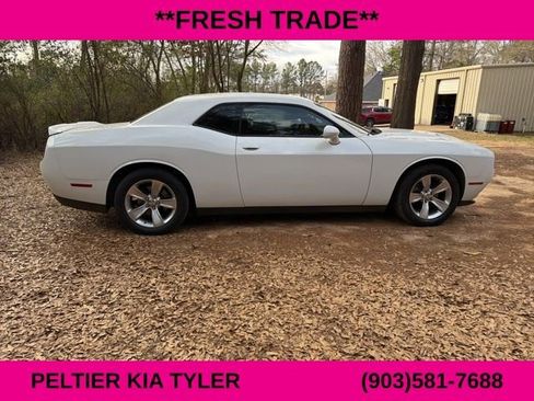 Used 2021 Dodge Challenger SXT w/ Driver Convenience Group image 13