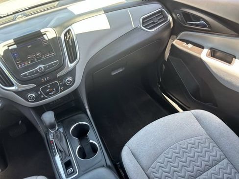 Used 2022 Chevrolet Equinox LS FWD image 16