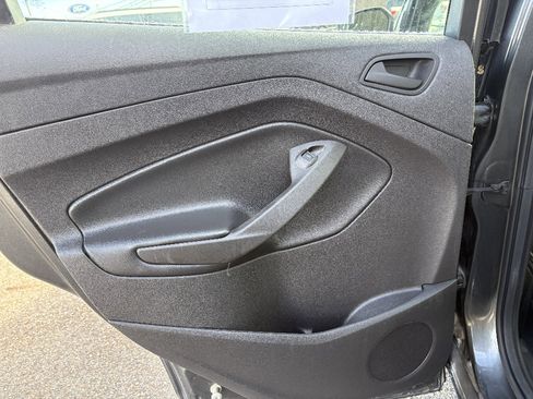 Used 2017 Ford Escape S image 16