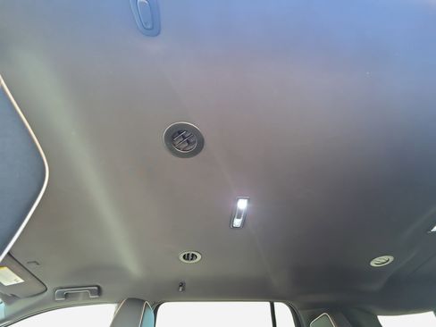 Used 2022 Chevrolet Suburban Premier AWD/4WD image 26