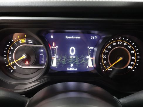 Used 2025 Jeep Wrangler Unlimited Rubicon AWD/4WD image 37