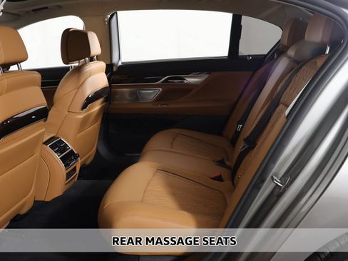 Used 2020 BMW M760i xDrive w/ Luxury Rear Seating Package AWD/4WD image 10