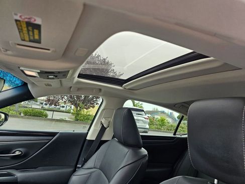 Used 2021 Lexus ES 300h w/ Premium Package FWD image 26