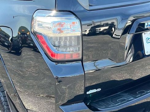 Used 2016 Toyota 4Runner SR5 AWD/4WD image 10